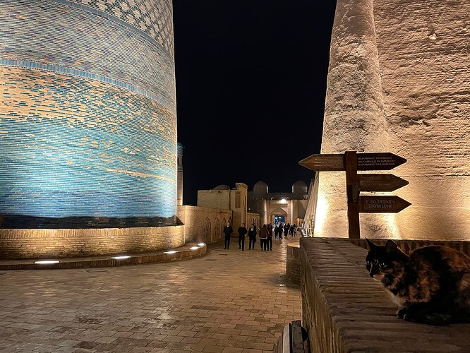 Les rues d'Itchan Kala la nuit