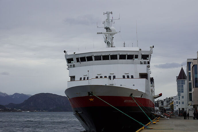 Express Côtier BERGEN / KIRKENES / BERGEN - cartesien