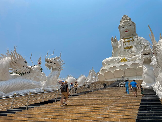 Wat Huay Pla Kang, Bodhisattva Guan Yin