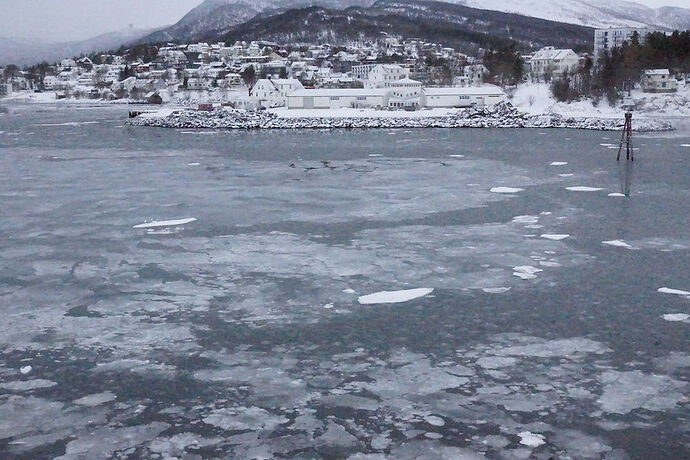 Express Côtier BERGEN / KIRKENES / BERGEN - cartesien