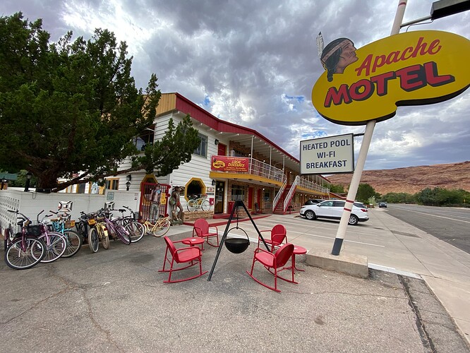 Apache motel 1