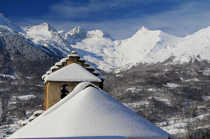 Dans les Hautes Pyrénées, teintes d'automne et blancheur hivernale - jem