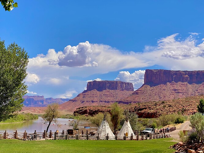 Red Cliffs lodge