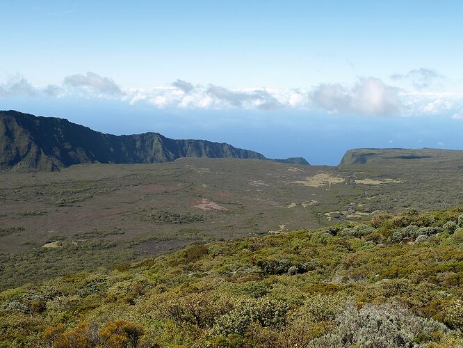 Traversée des trois cirques à pied et visite du sud - La-Corse-a-petits-pas Traversée des trois cirques à pied et visite du sud - La-Corse-a-petits-pas
