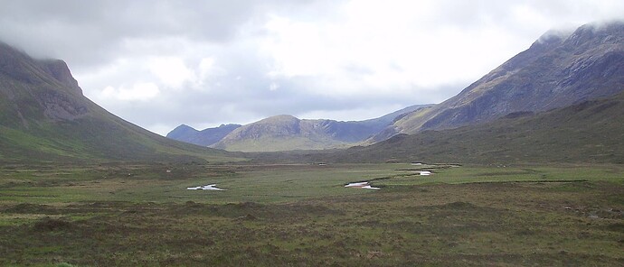 PICT6504 Dans le glen Sligachan