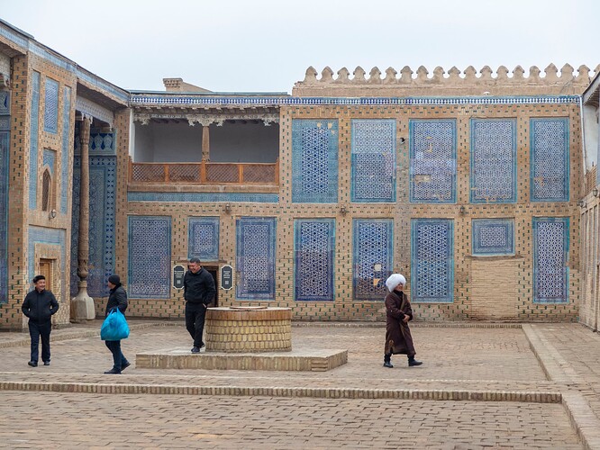 Tach Khaouli