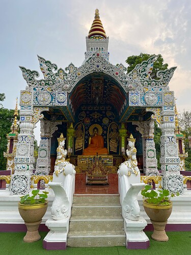 Wat Ming Muang