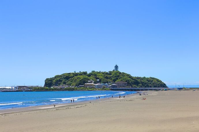 L'île d'Enoshima et la plage de Fujisawa