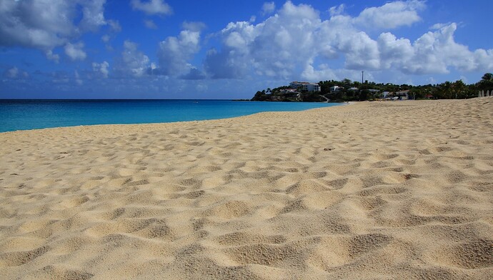 Meads beach  Sur la corniche l'hotel Malliouhana