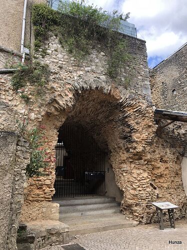 Poitiers, vestiges de l'amphithéâtre