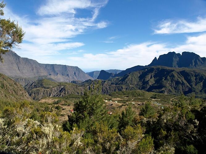 Traversée des trois cirques à pied et visite du sud - La-Corse-a-petits-pas Traversée des trois cirques à pied et visite du sud - La-Corse-a-petits-pas