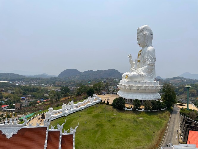 Wat Huay Pla Kang, pagode Phop Chok Dhamma