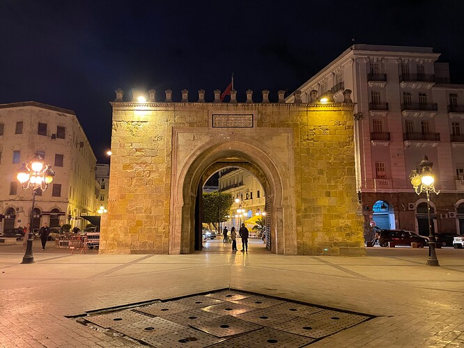 Place de la Victoire de nuit