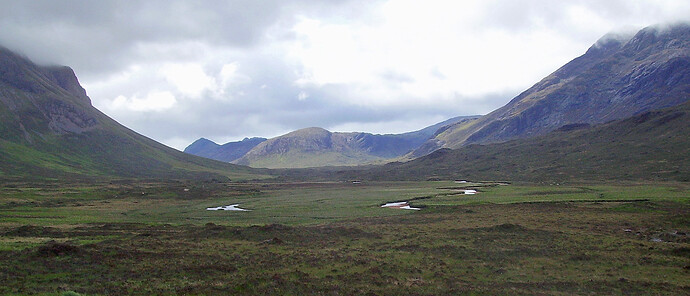 PICT6504 Dans le glen Sligachan1