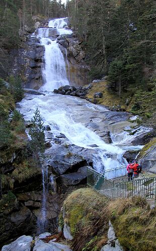 Dans les Hautes Pyrénées, teintes d'automne et blancheur hivernale - jem