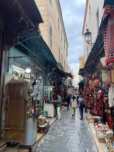 Médina de Tunis : souk touristique