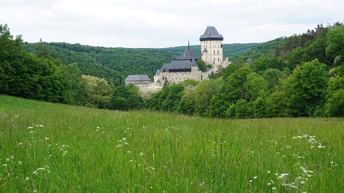 275