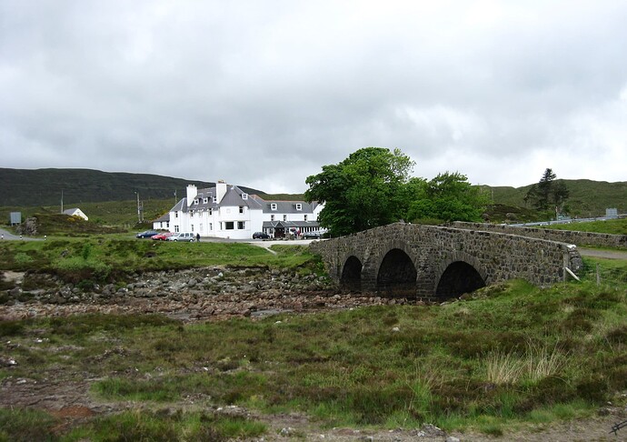IMG_5800 Sligachan Pont et pub