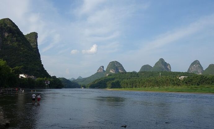 Voyage en Chine : Yangshuo – Dazhai – Fenghuang – Dehang – Zhangjiajie – Beijing – Huashan – Chengdu – Shunan zhuhai – Leshan – Emeishan (Première partie) - Meli Voyage en Chine : Yangshuo – Dazhai – Fenghuang – Dehang – Zhangjiajie – Beijing – Huashan – Chengdu – Shunan zhuhai – Leshan – Emeishan (Première partie) - Meli