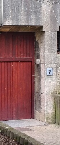 1000027825
