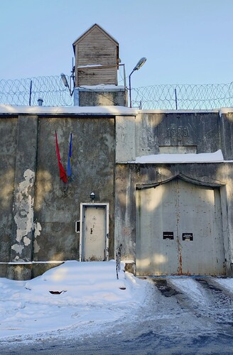 Prison Lusikes
