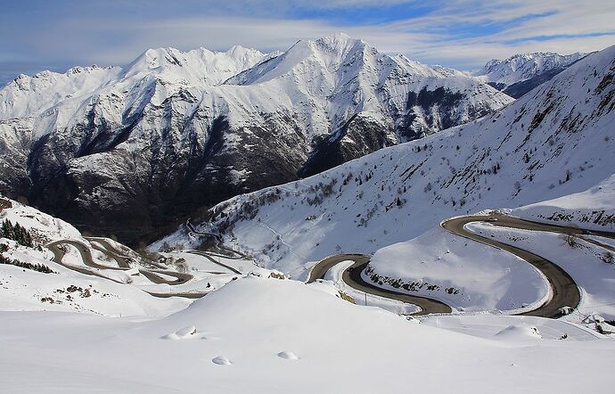 Dans les Hautes Pyrénées, teintes d'automne et blancheur hivernale - jem