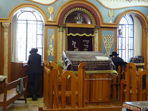 Intérieur de synagogue - Marie-Ed