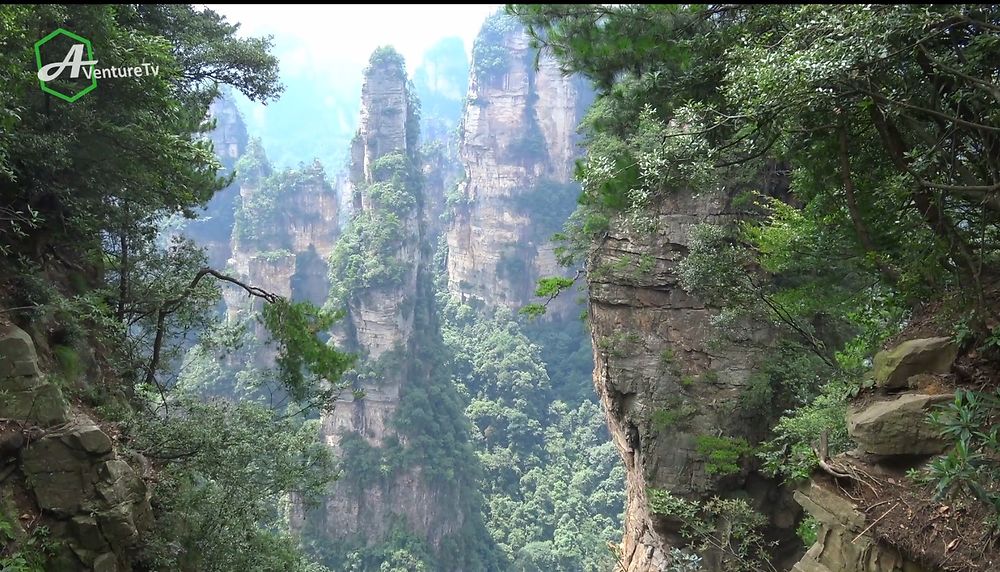 ZHANGJIAJIE les vraies montagnes d’ AVATAR sont en Chine - Aventure-Tv