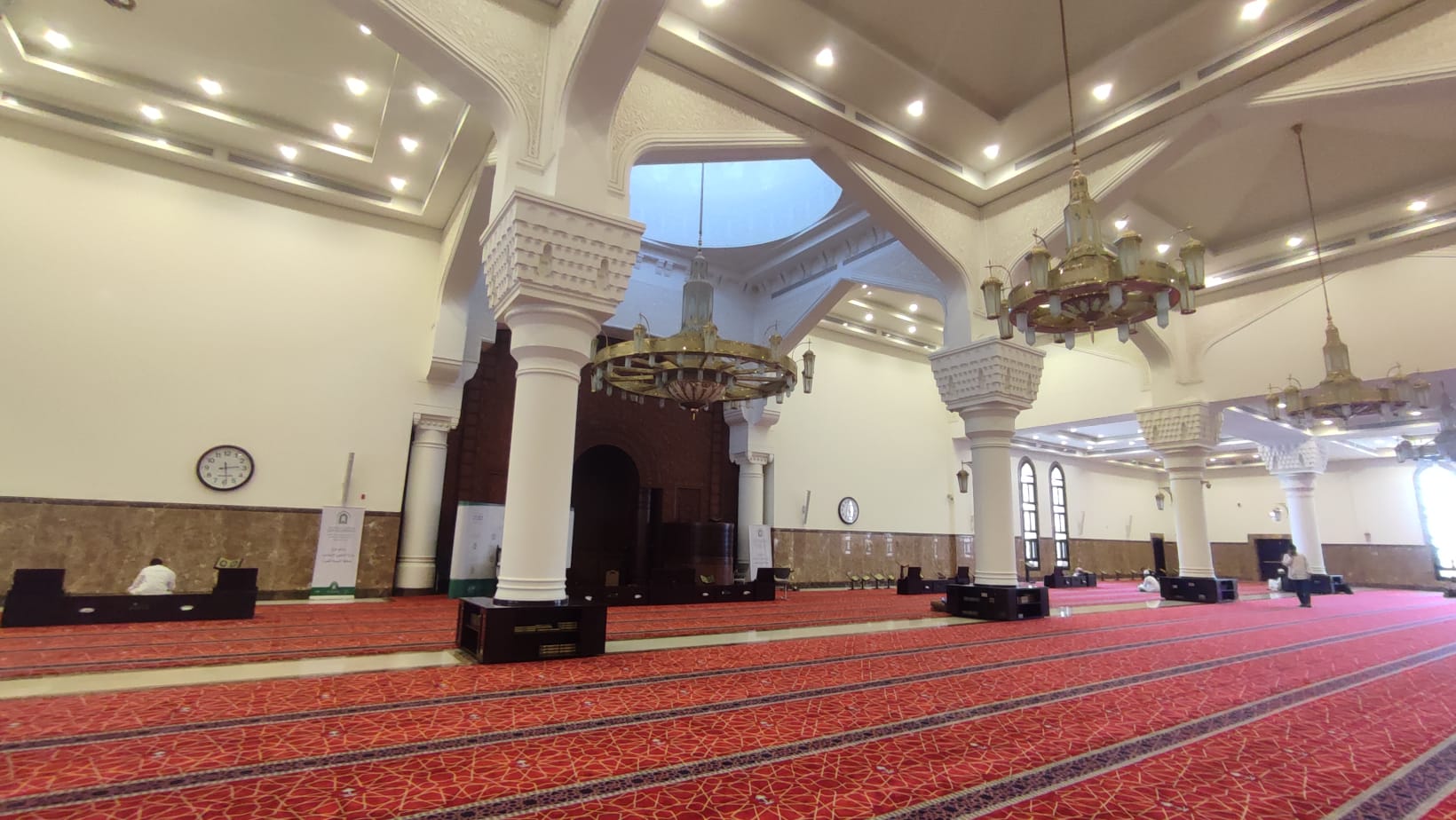 Intérieur de la mosquée Sayyid Al-Shuhad