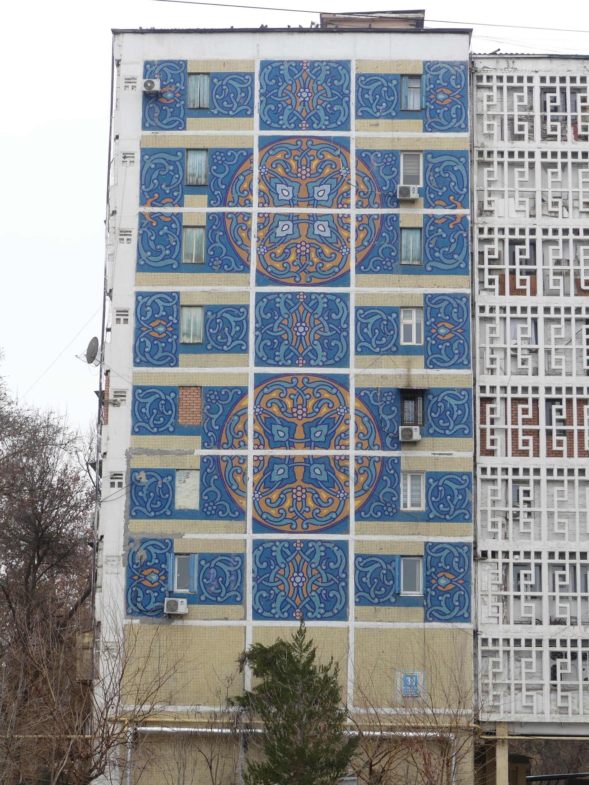 Immeuble décoré de mosaïques