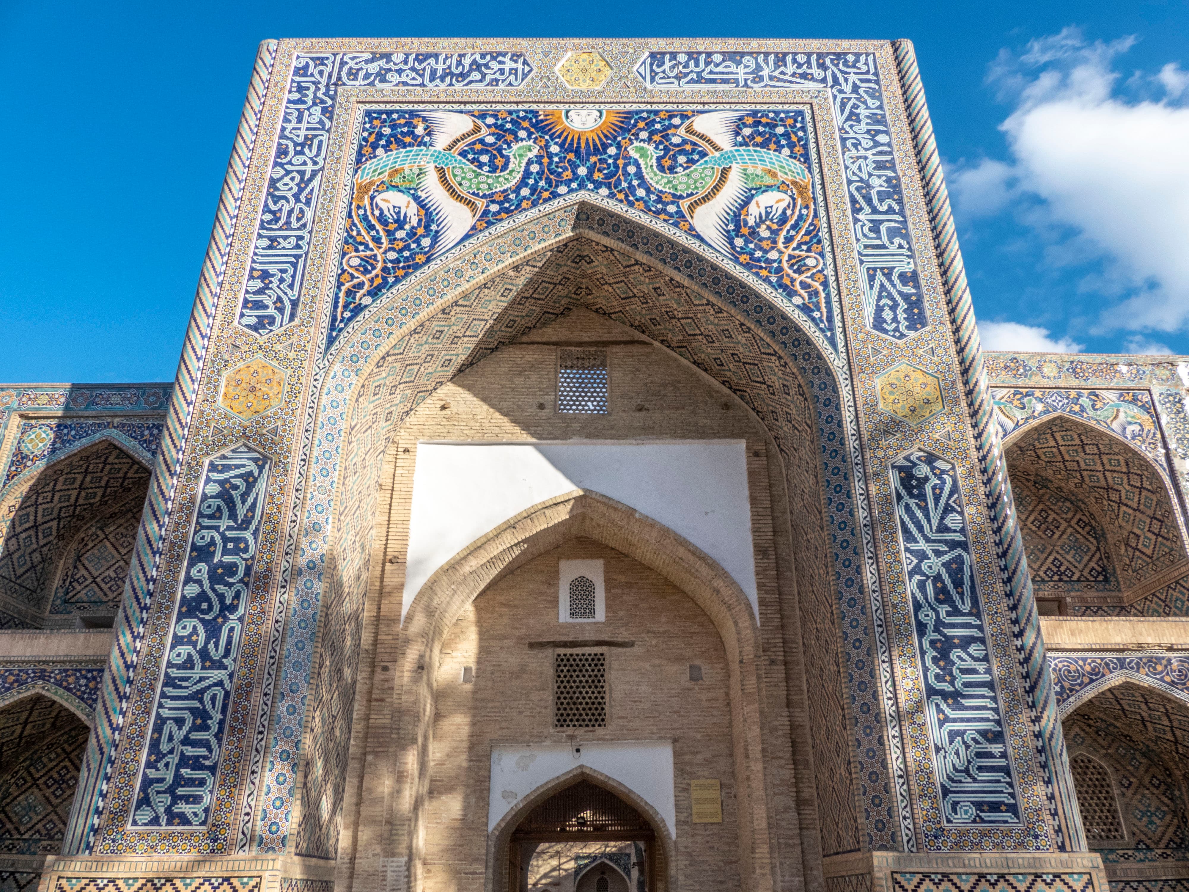 Madrassa Nodir Devonbegi