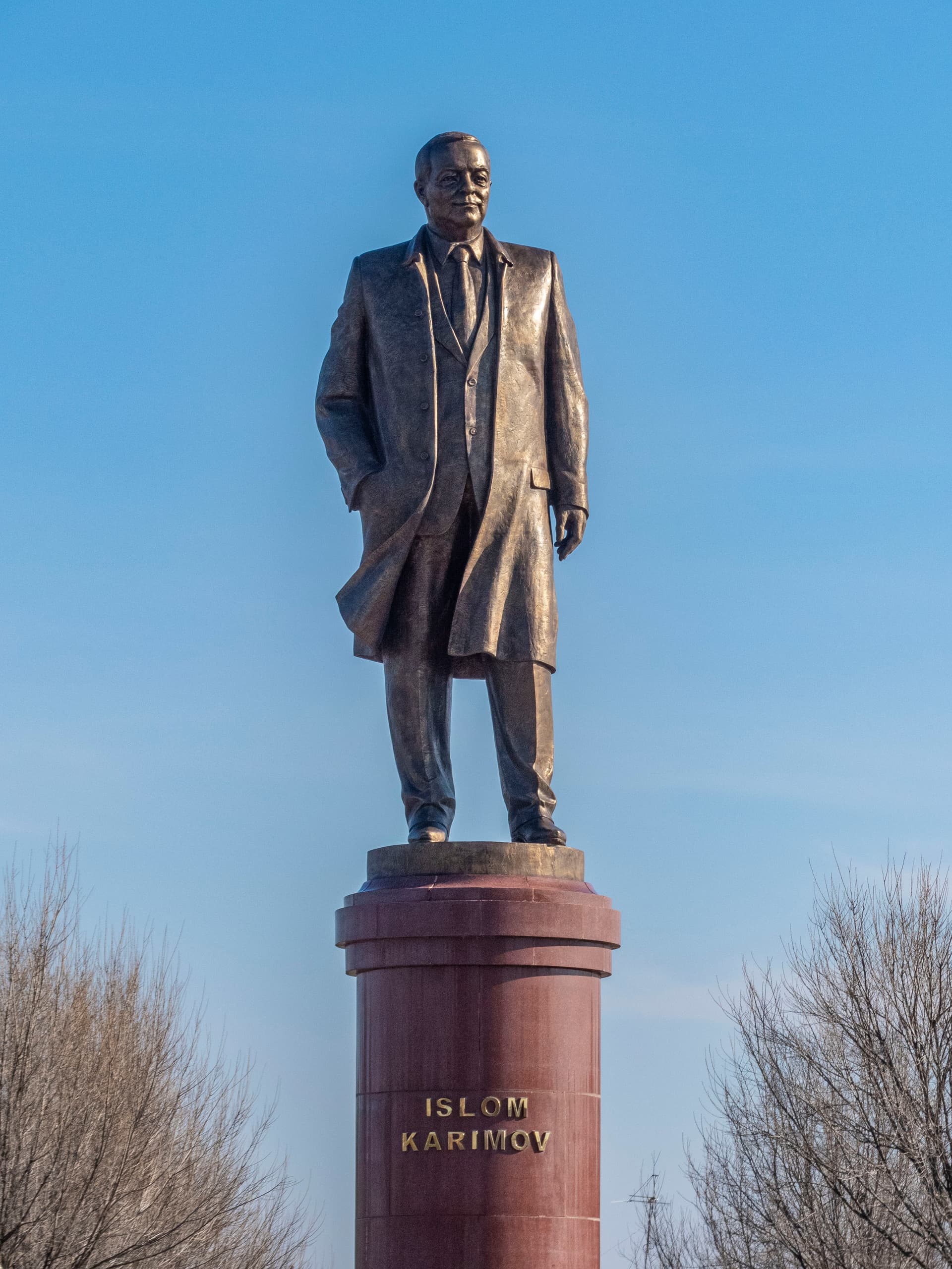 Statue d'Islam Karimov